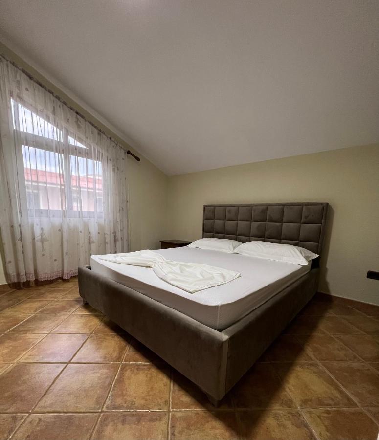 Villa Sokoli, Enjoy Sunset At This Spacious Apartment Тирана Екстериор снимка