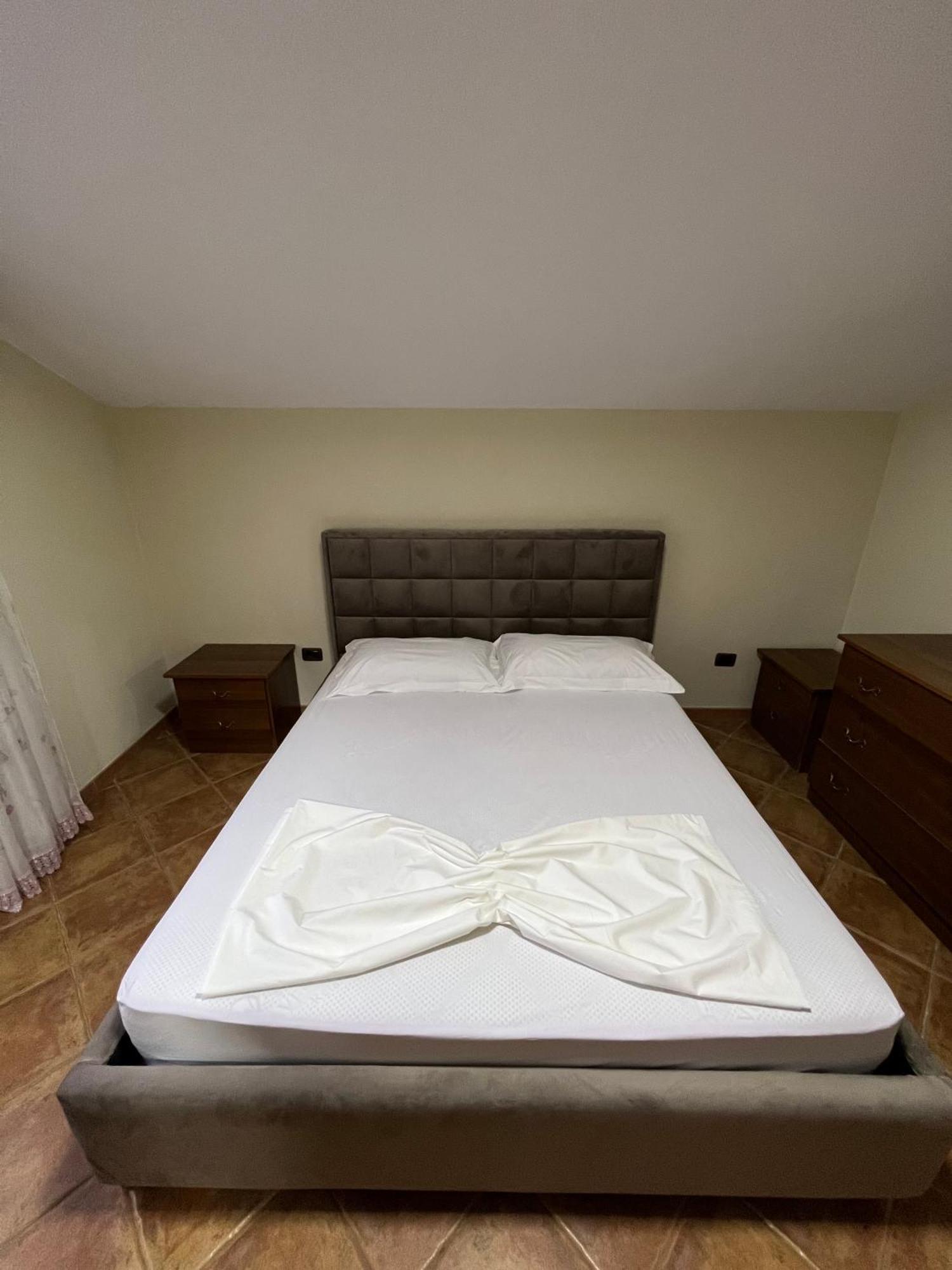 Villa Sokoli, Enjoy Sunset At This Spacious Apartment Тирана Екстериор снимка